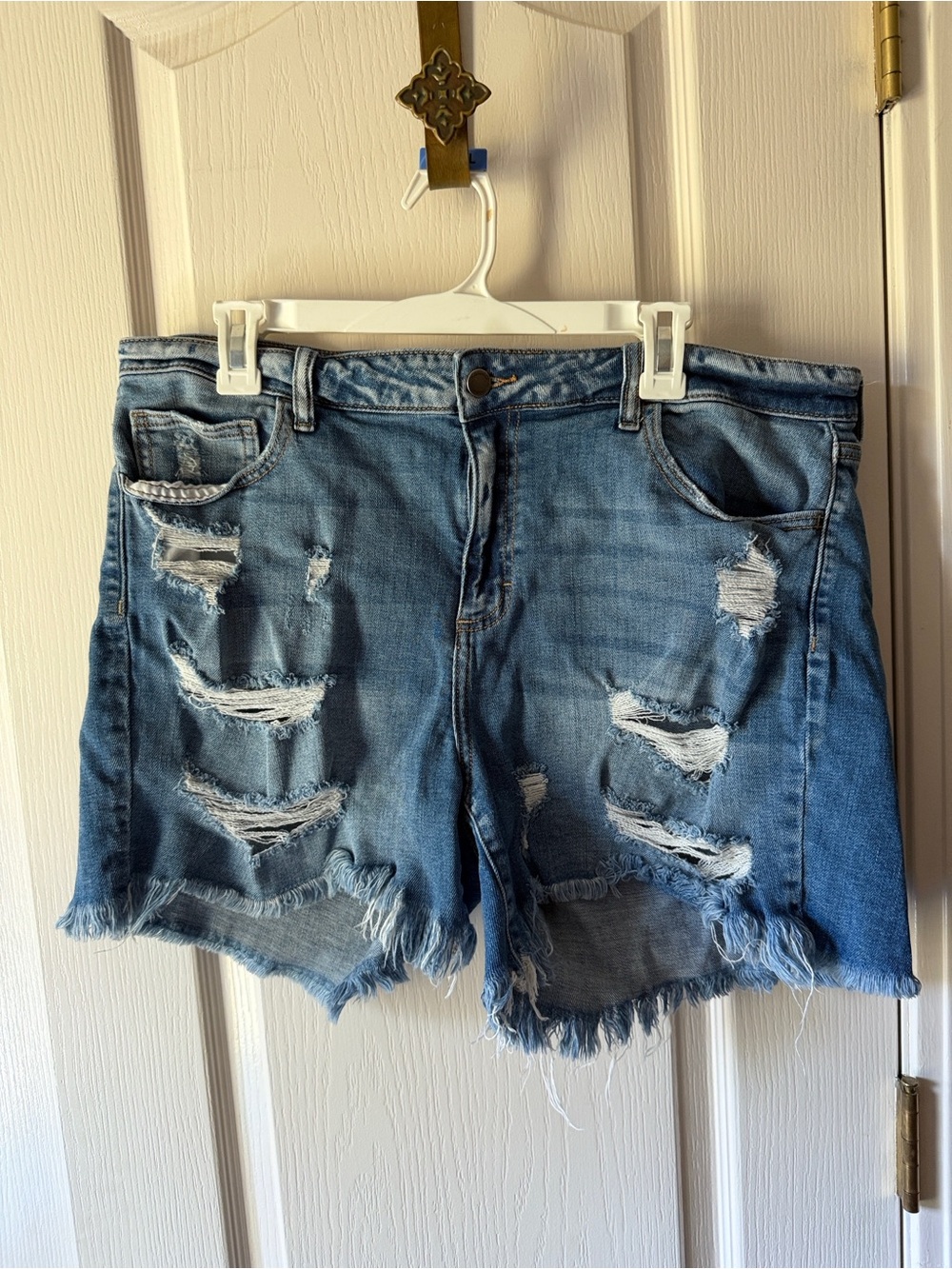 Discount divas Distressed Mid-Blue Denim Women’s Shorts